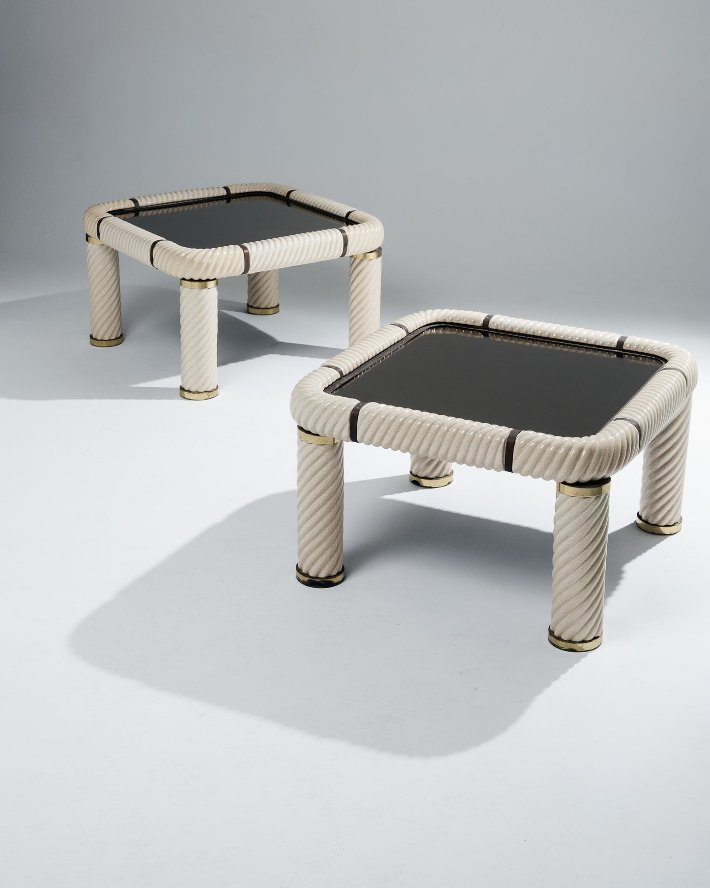 PAIRE DE TABLES BASSES MIROIR ET CÉRAMIQUE, TOMMASO BARBI, 1970s