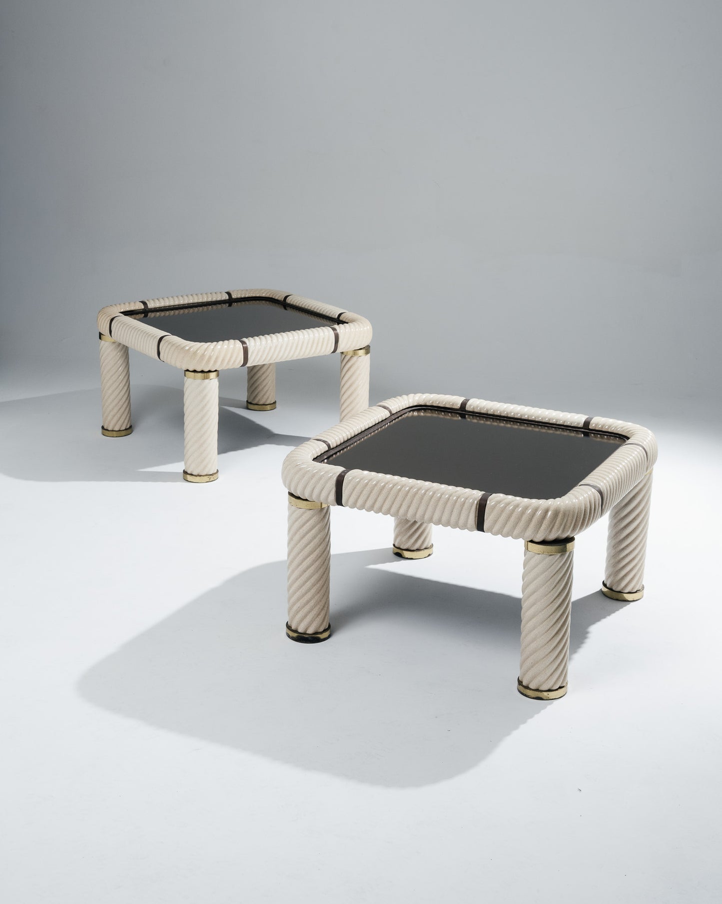 PAIRE DE TABLES BASSES MIROIR ET CÉRAMIQUE, TOMMASO BARBI, 1970s