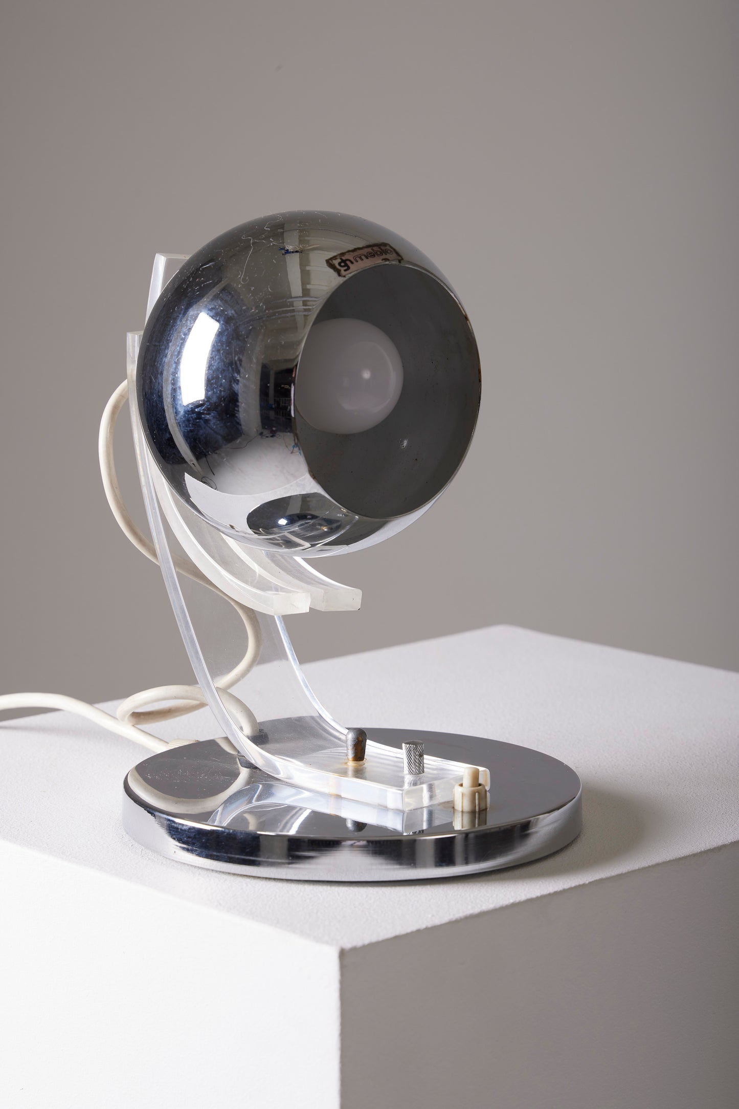 LAMPE CHROME ET PLEXIGLAS, 1970s