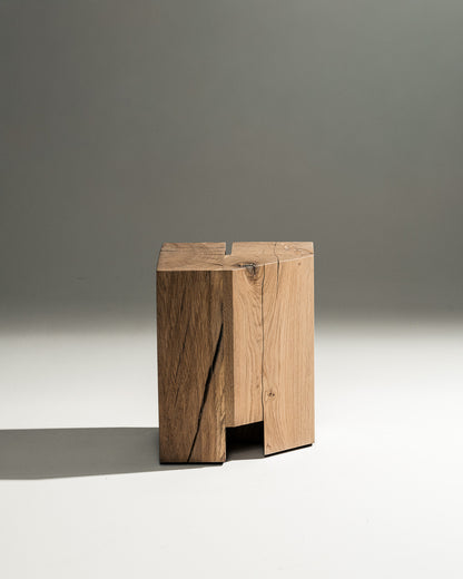 TABOURET EN CHÊNE MASSIF