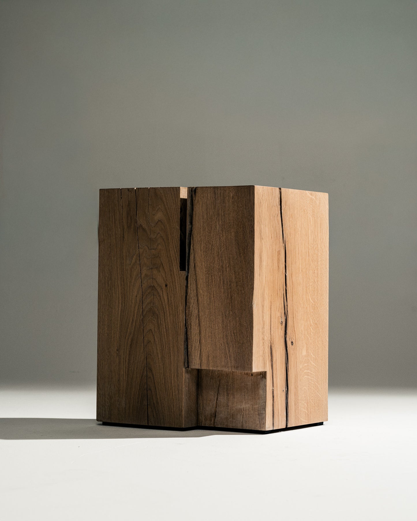 TABOURET EN CHÊNE MASSIF