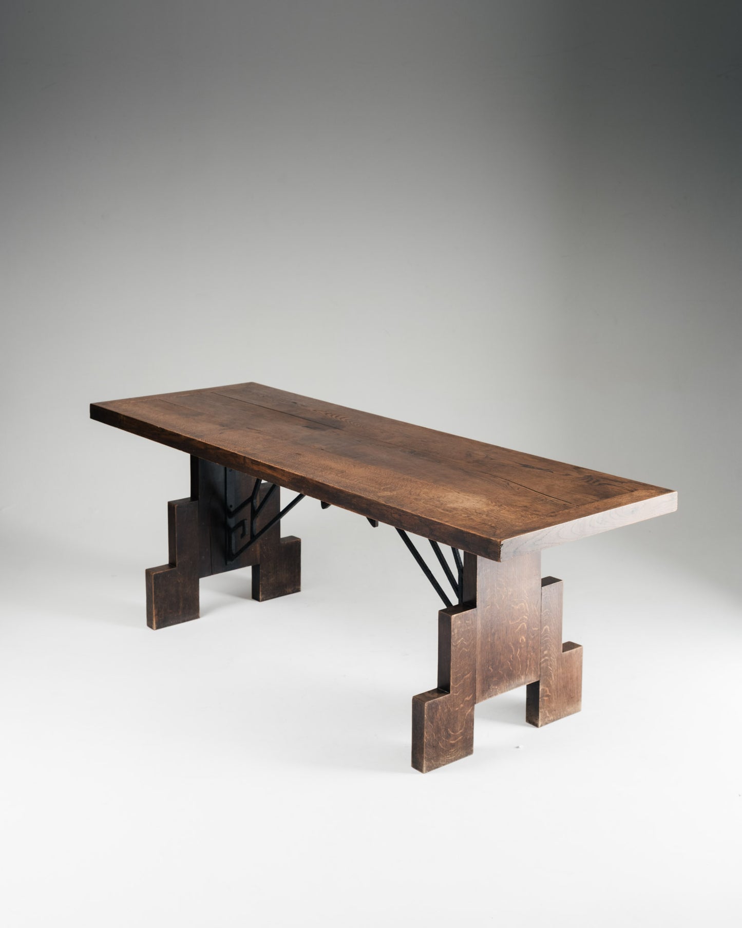TABLE EN CHÊNE ET FERRONERIE, 1940s