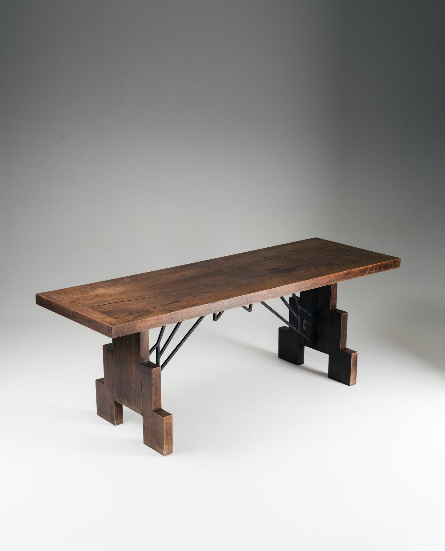 TABLE EN CHÊNE ET FERRONERIE, 1940s