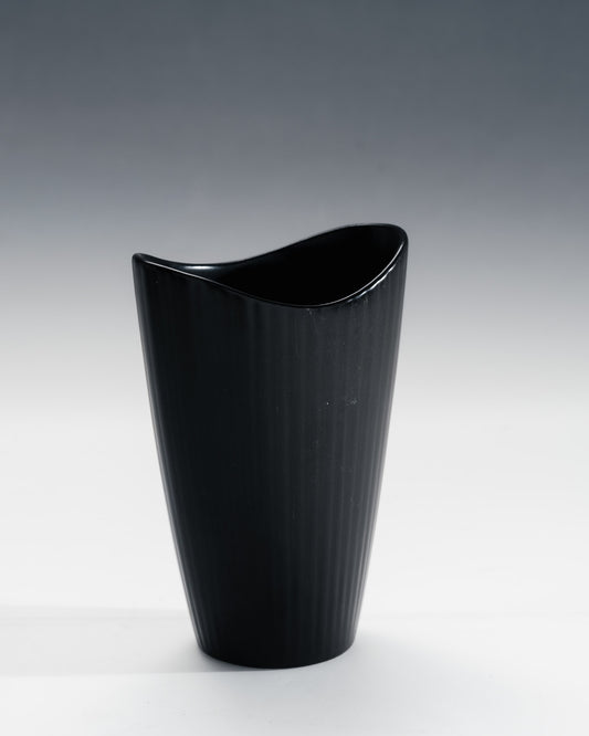 PETIT VASE EN GRÈS CÔTELÉ, UPSALA-EKEBY, 1950s