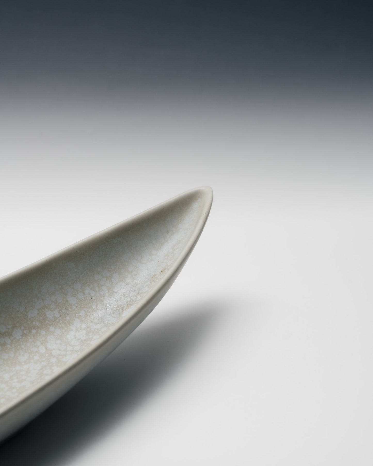 SHUTTLE BOWL IN STONEWARE, GUSTAVSBERG, 1950s