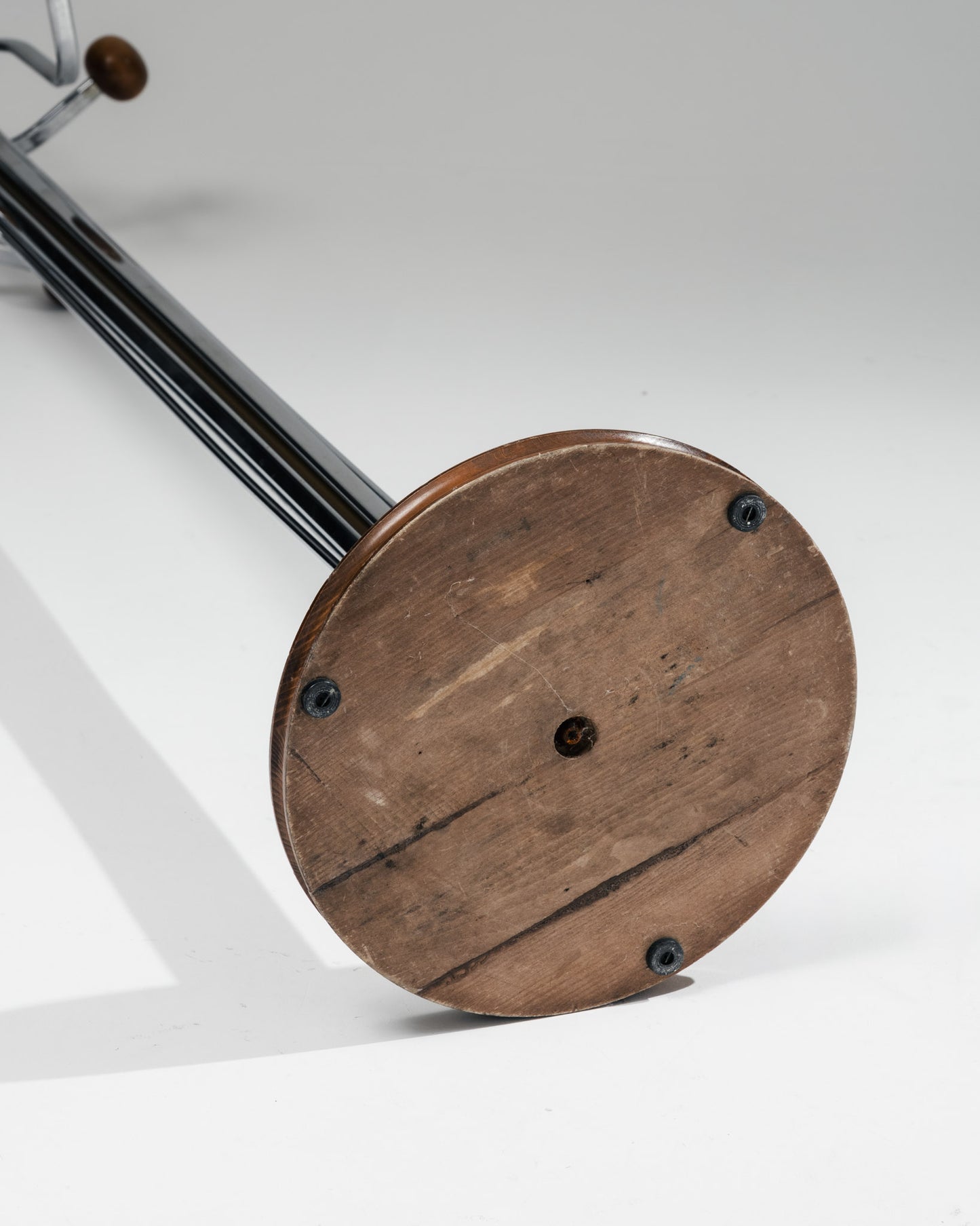 PORTE-MANTEAU SUR PIED CHROMÉ ET BOIS, 1970s