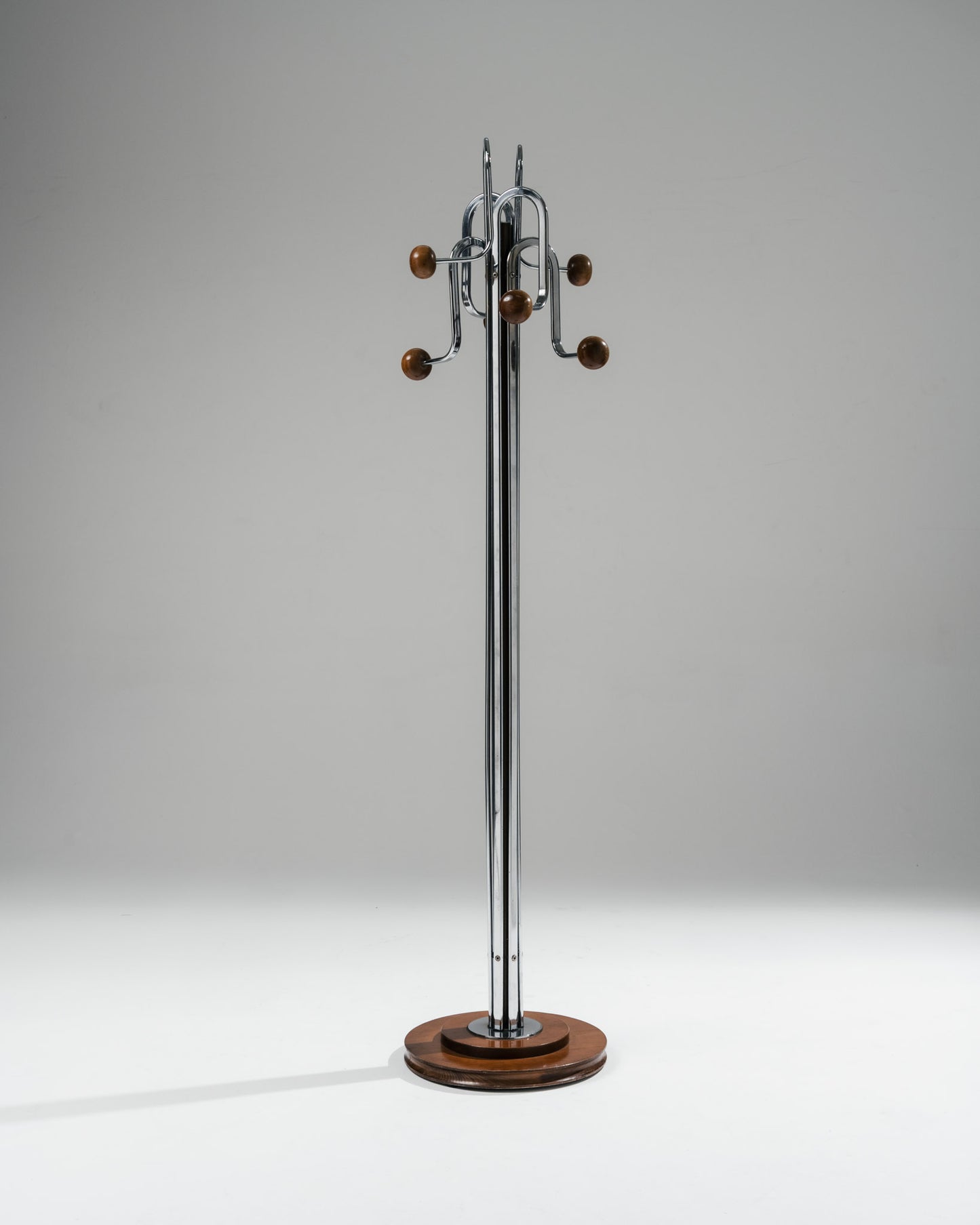 PORTE-MANTEAU SUR PIED CHROMÉ ET BOIS, 1970s