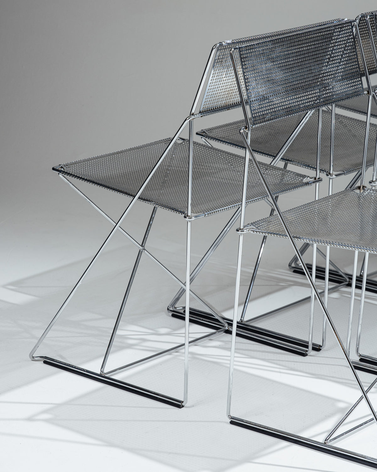 PAIRE DE CHAISES 'X-LINE', NIELS JØRGEN HAUGESEN, MAGIS, 1970s