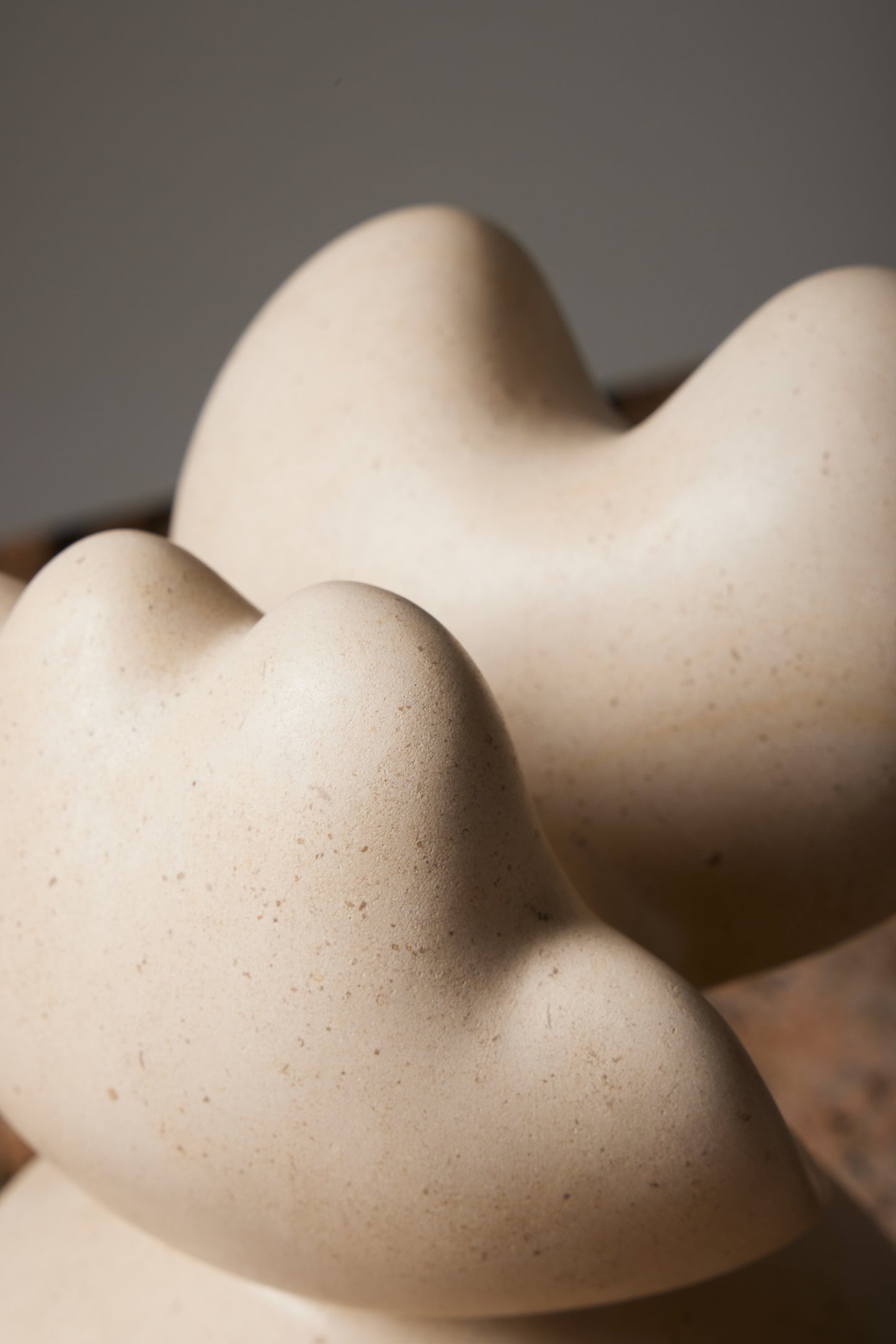 SCULPTURE EN MARBRE "LIMESTONE"