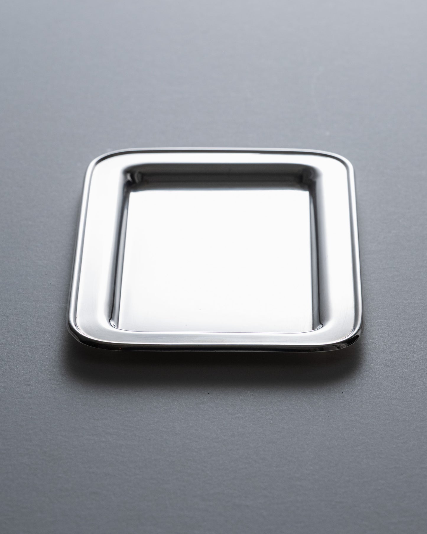 PLATEAU DIOR EN METAL ARGENTÉ