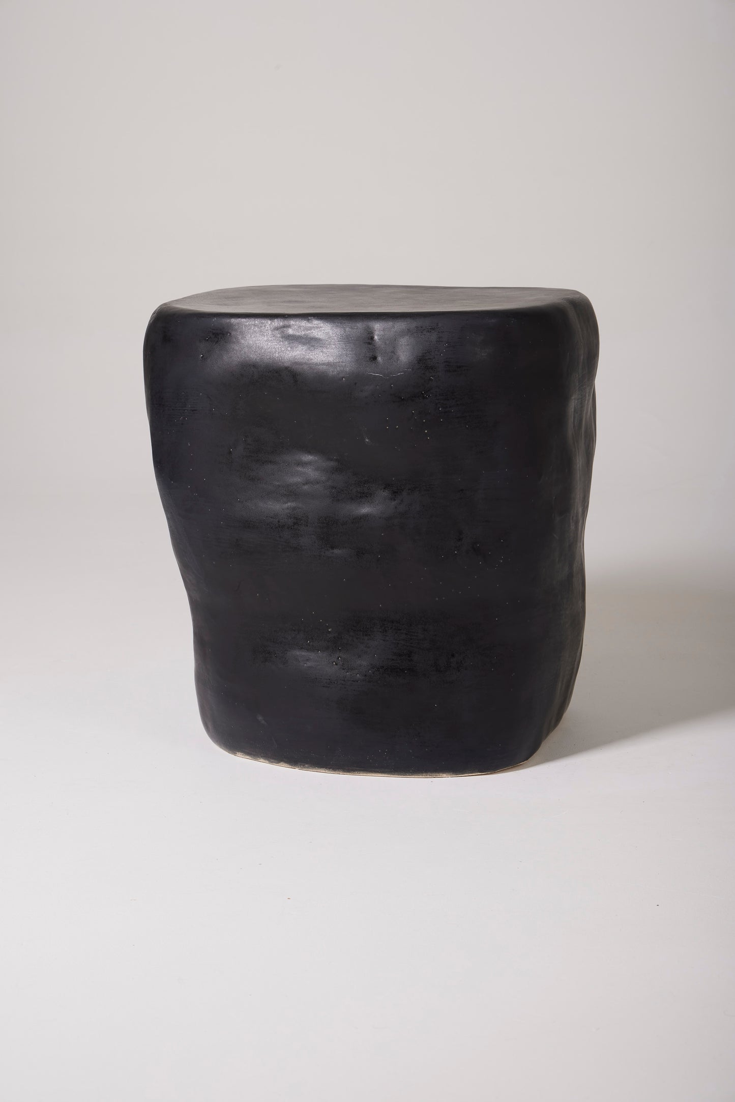 BLACK CERAMIC SIDE TABLE