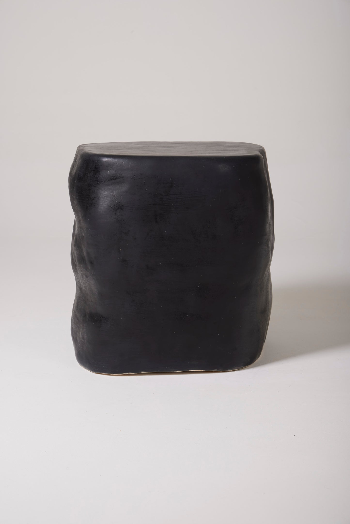 BLACK CERAMIC SIDE TABLE