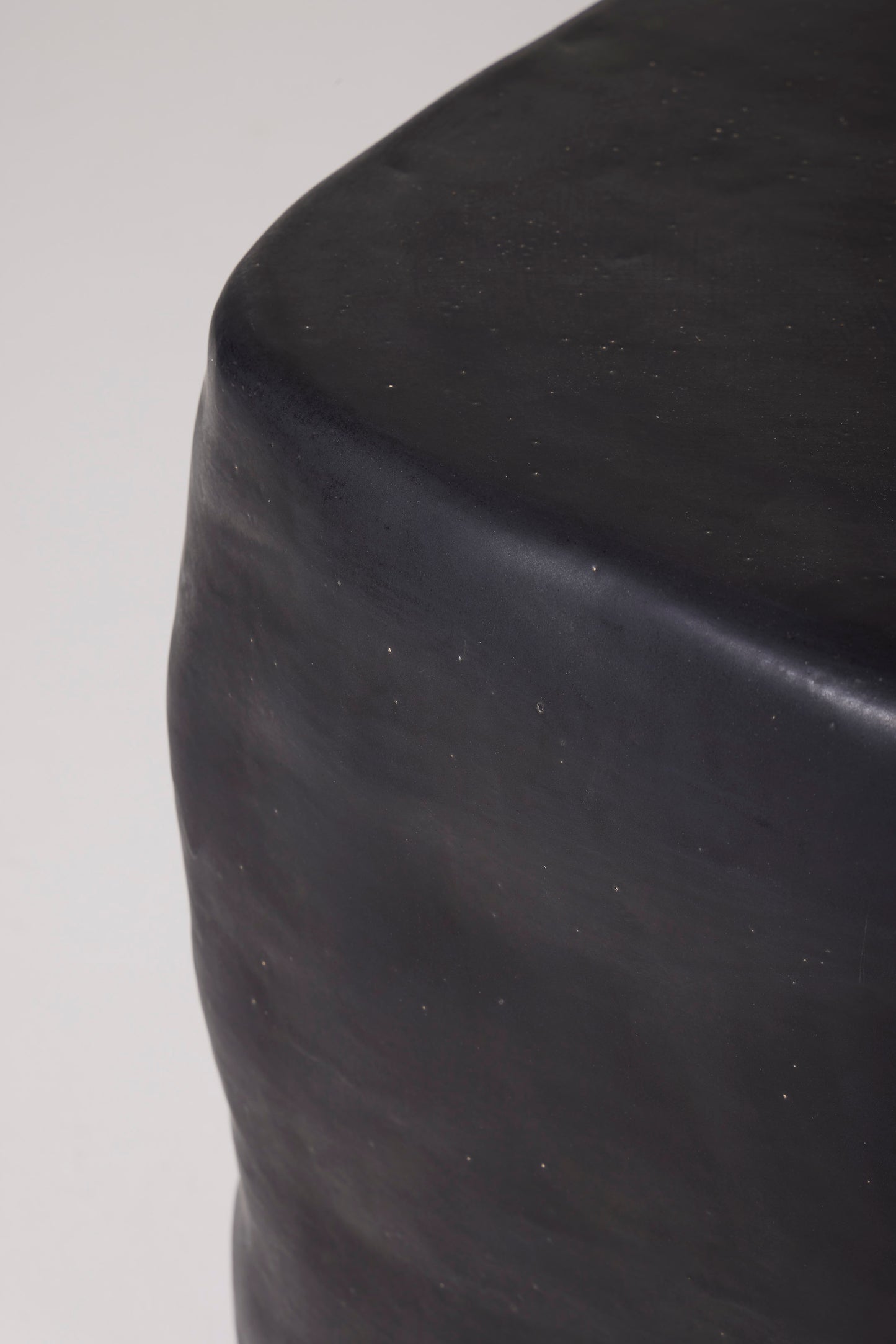 BLACK CERAMIC SIDE TABLE