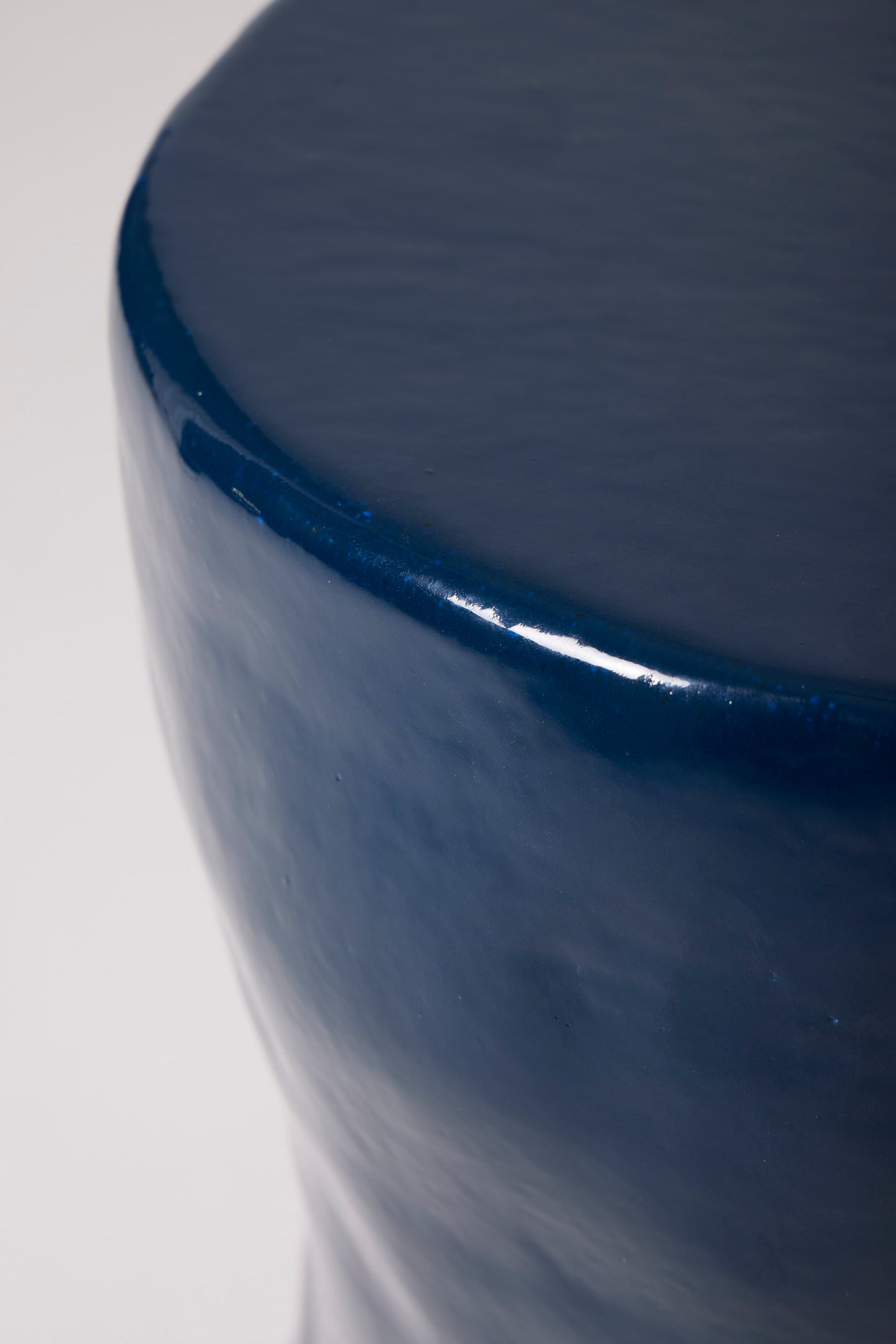 NAVY BLUE CERAMIC SIDE TABLE