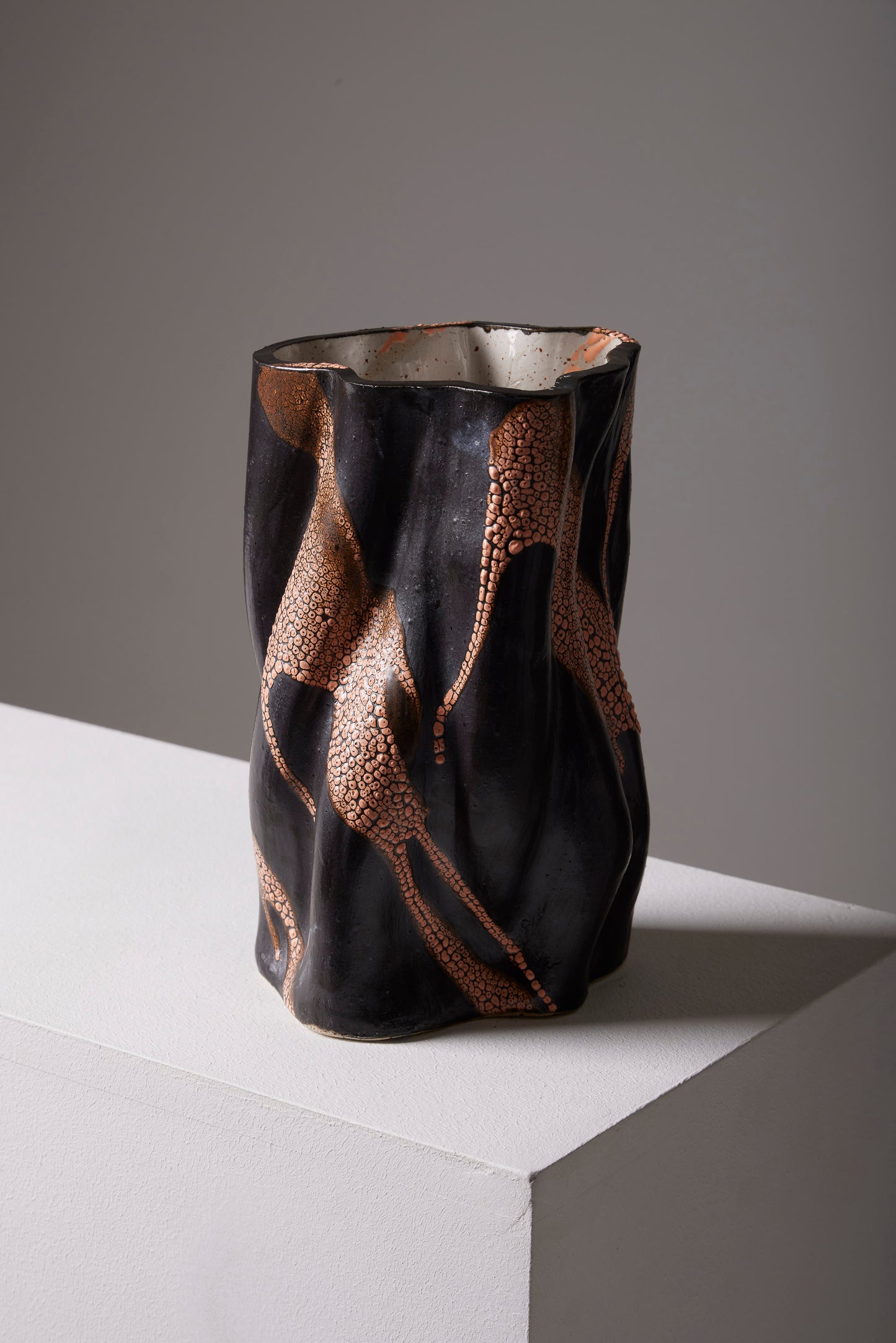 “SWIRLY” VASE