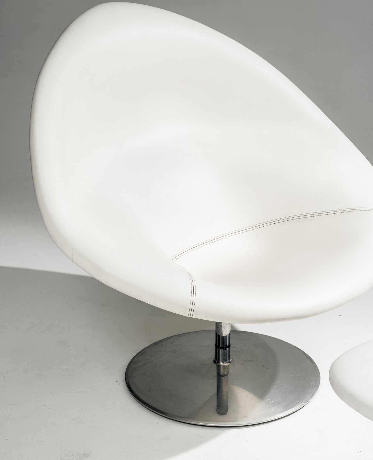 'GLOBE' ARMCHAIR AND OTTOMAN, PIERRE PAULIN, ARTIFORT, 1960s