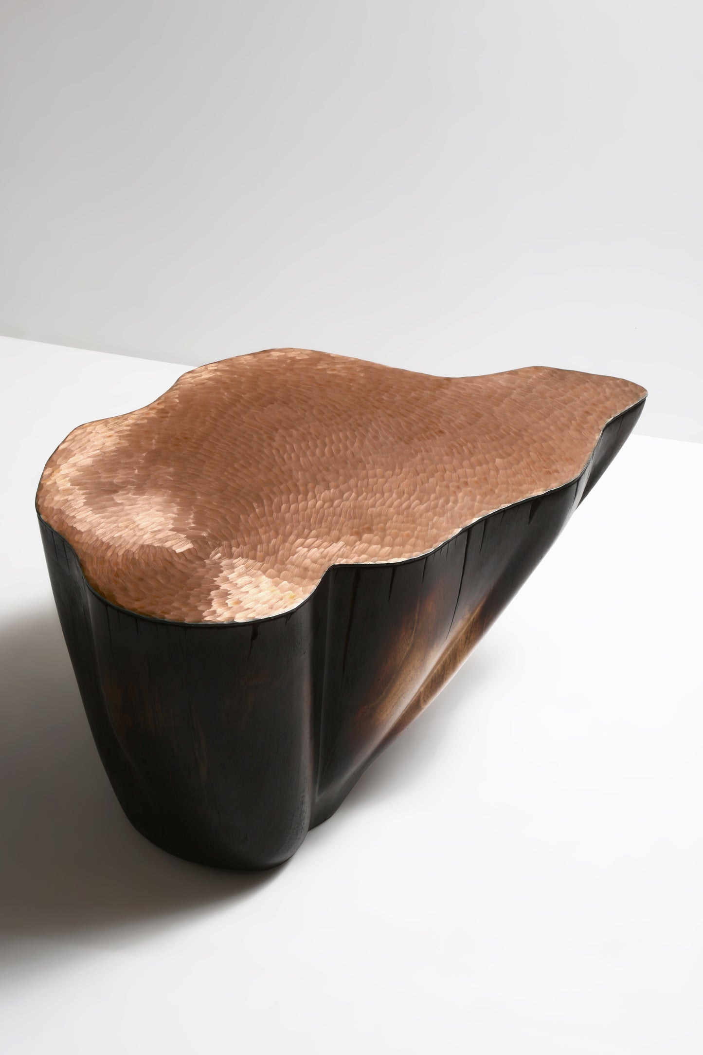 TABLE D'APPOINT / SCULPTURE "DURAMEN"