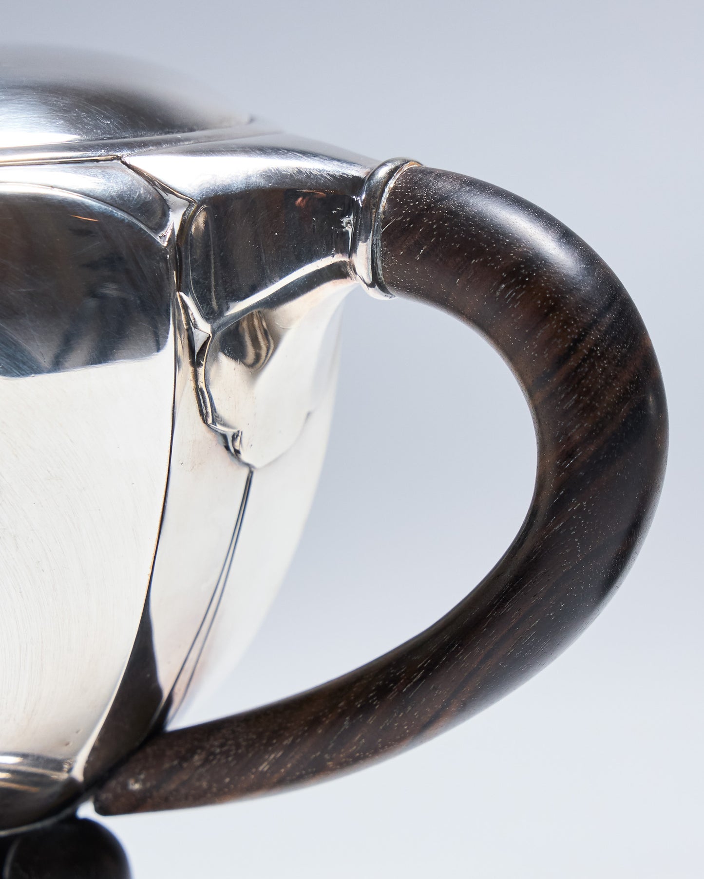 SERVICE À CAFÉ/THÉ ART DÉCO EN MÉTAL ARGENTÉ, 1930s