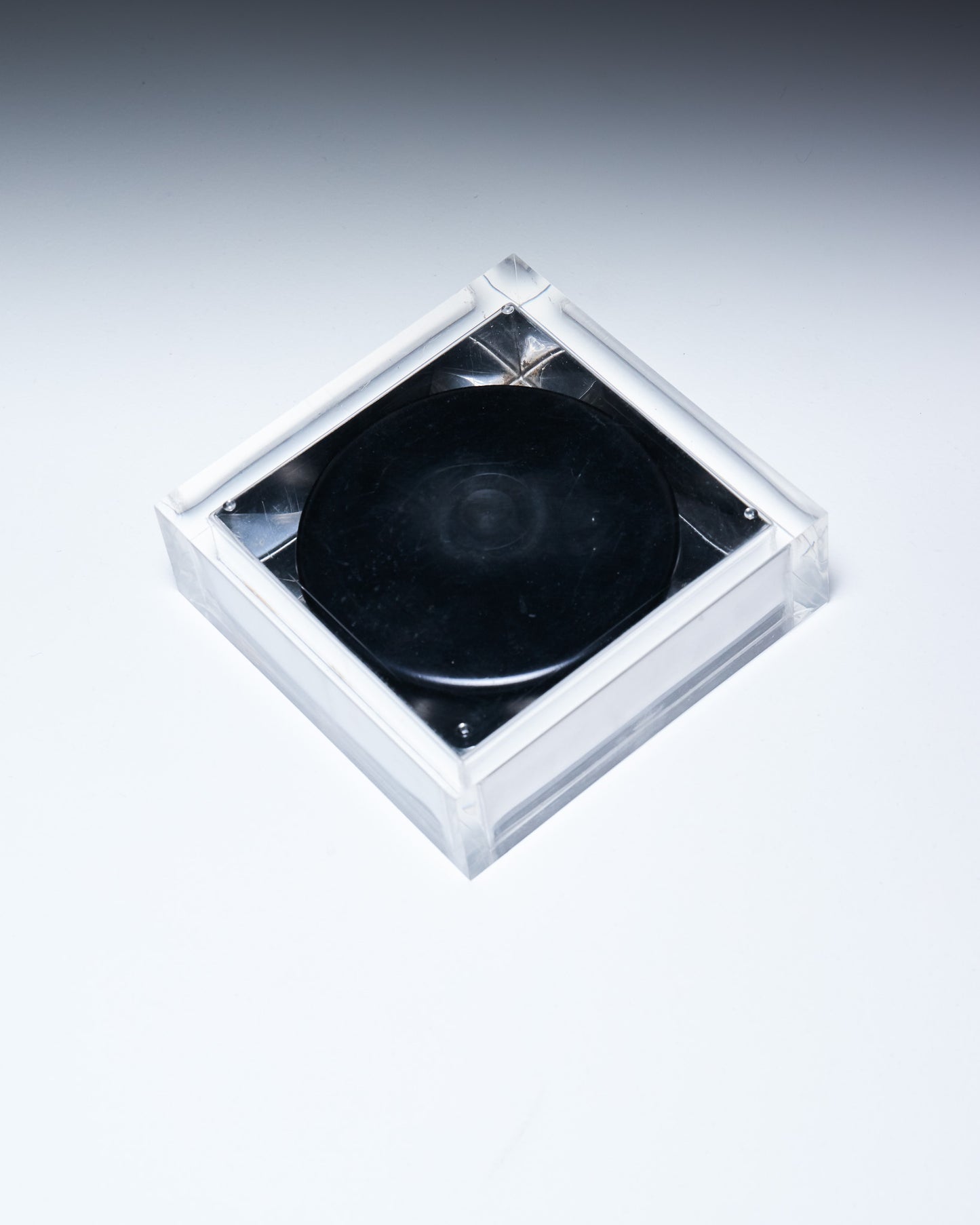 CENDRIER EN PLEXIGLAS GUZZINI, 1970s