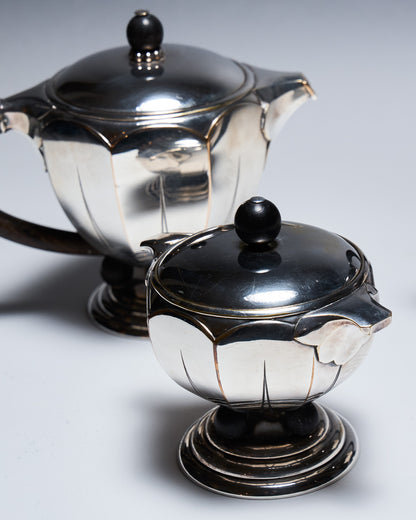 SERVICE À CAFÉ/THÉ ART DÉCO EN MÉTAL ARGENTÉ, 1930s