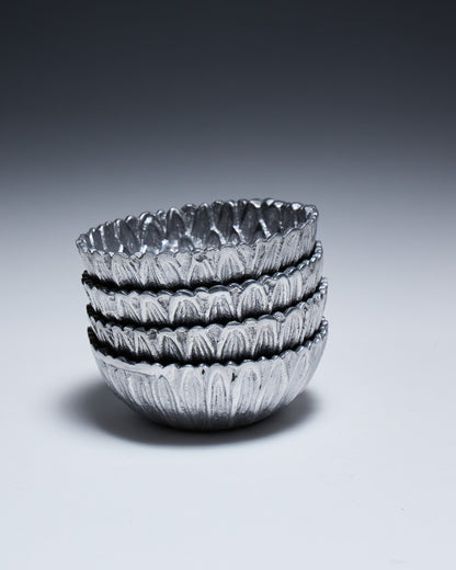  PEWTER DISH IN SUNFLOWER DESIGN, 1970s