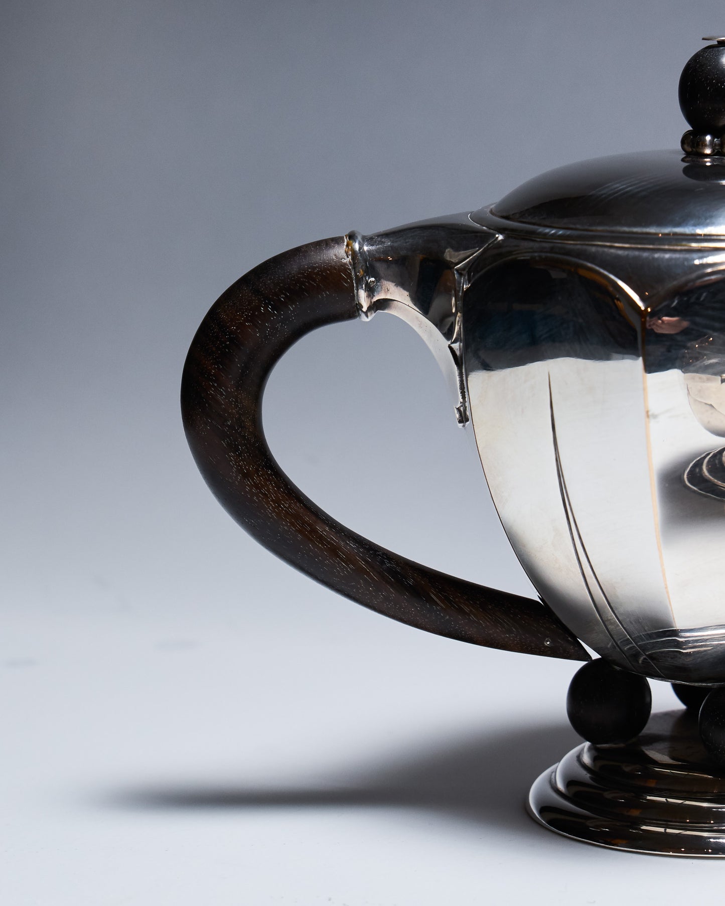 SERVICE À CAFÉ/THÉ ART DÉCO EN MÉTAL ARGENTÉ, 1930s