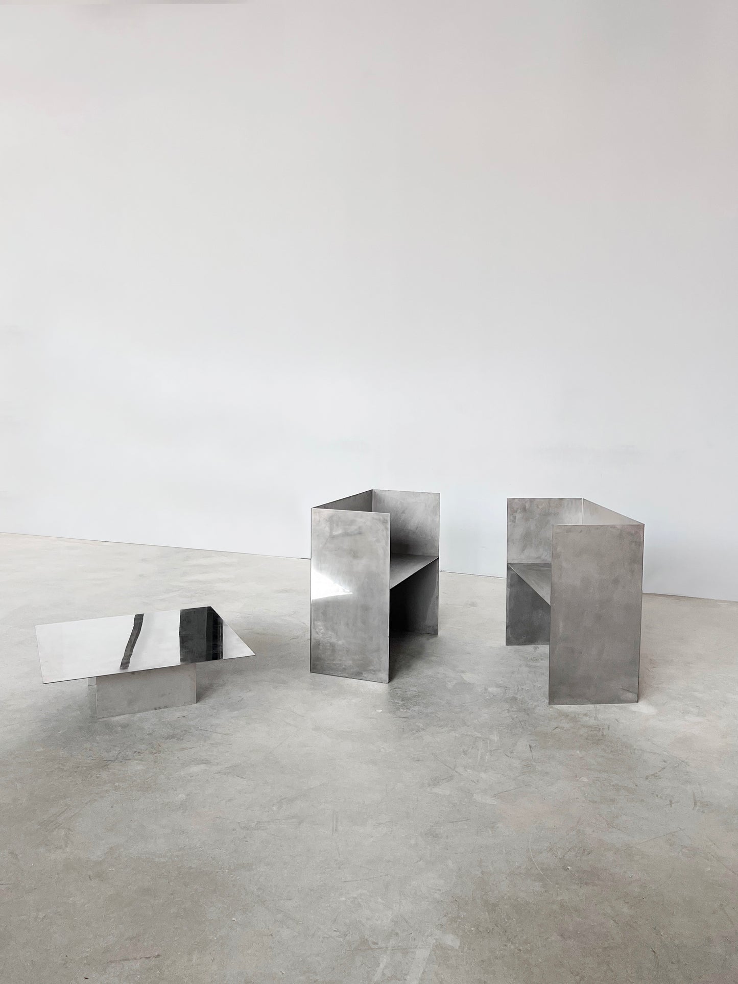 CUBE “01” ARMCHAIR AND TABLE