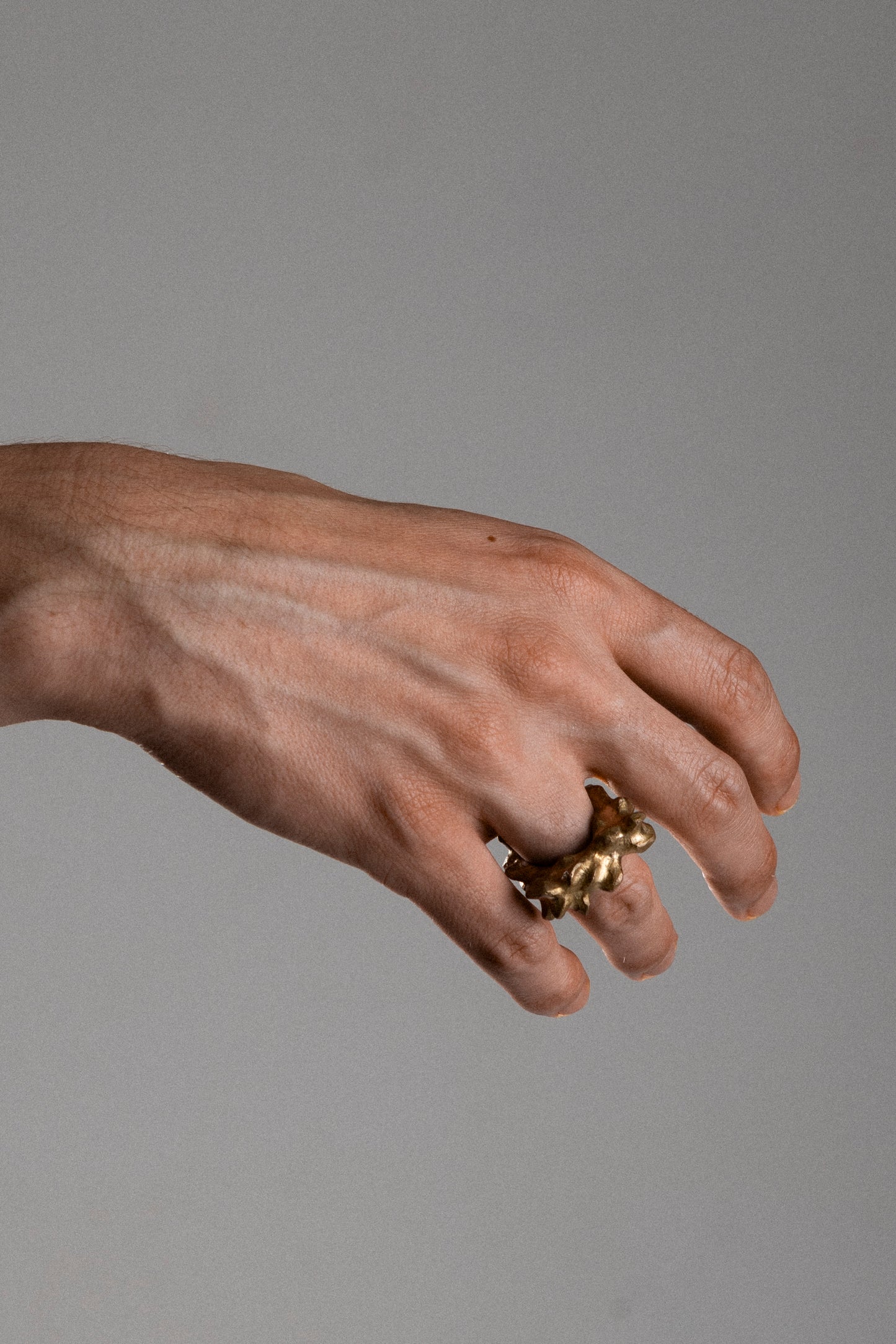 BAGUE ROCHE EN LAITON