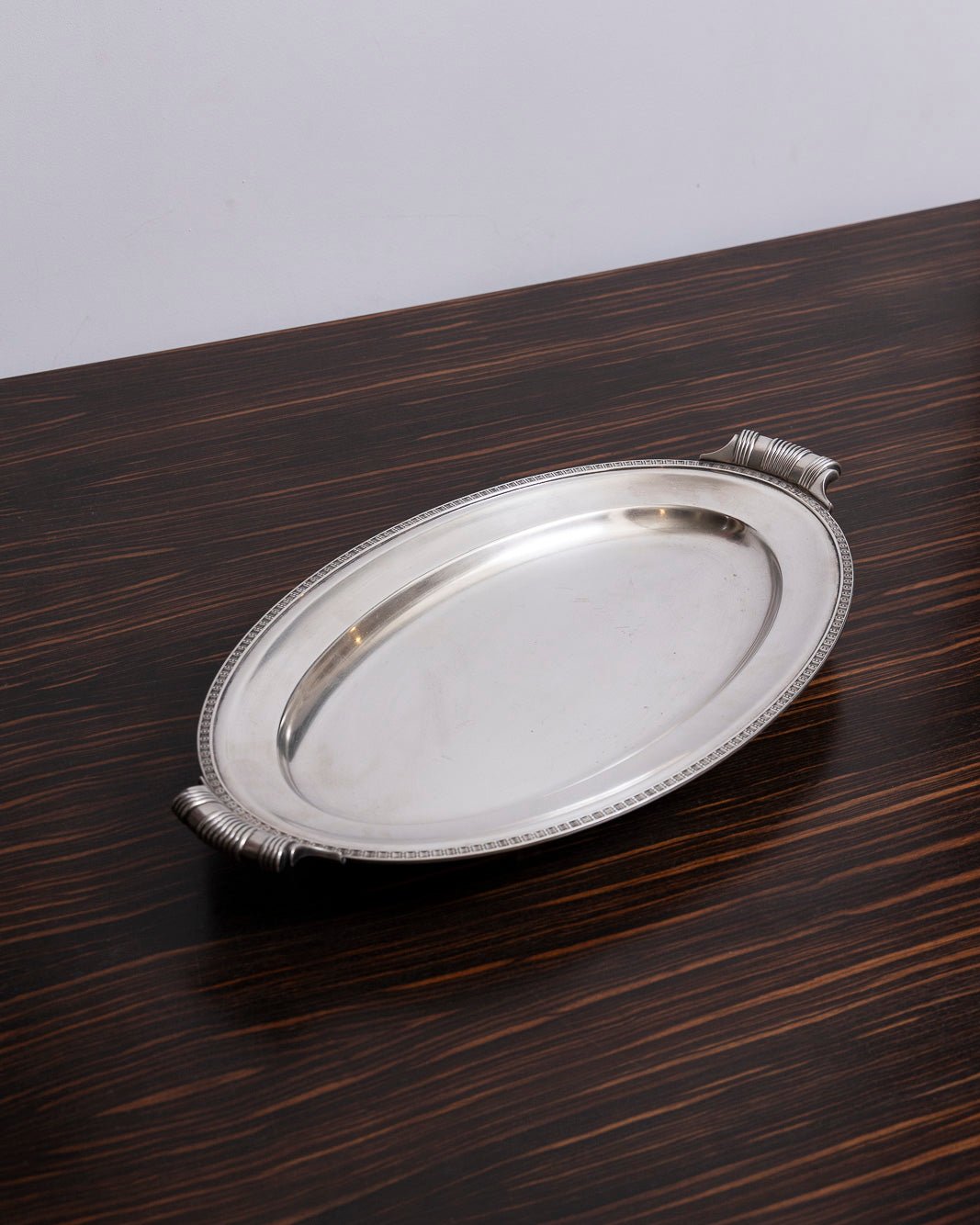 Plato de servicio ovalado en metal plateado, 1940S