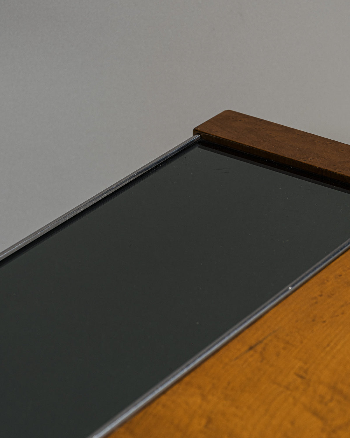 TABLE BASSE EN LOUPE ET MIROIR, 1970s