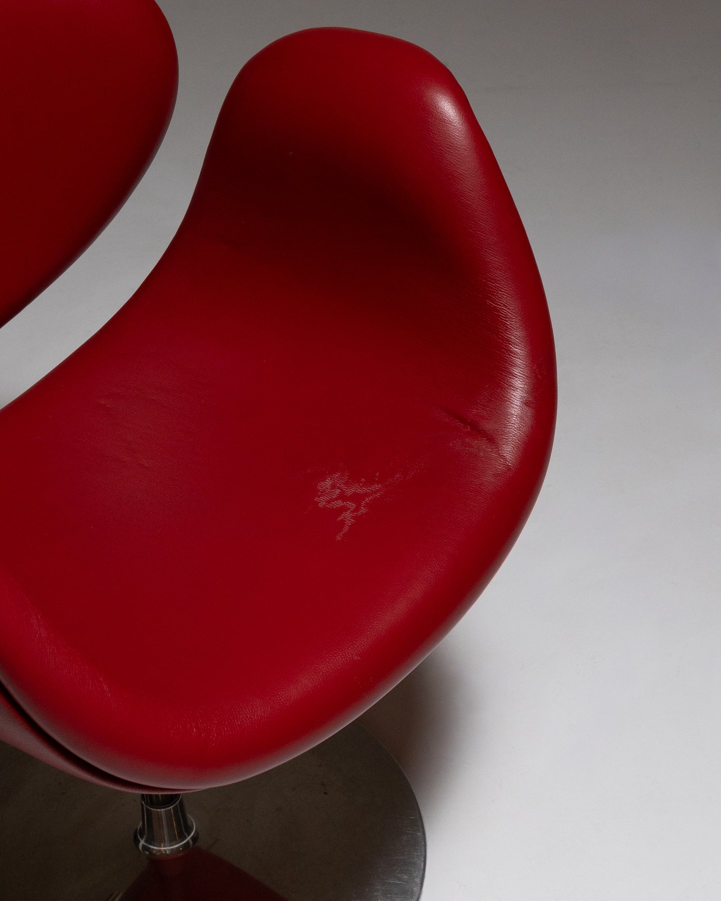 CHAISE TULIP EN CUIR ET MÉTAL, PIERRE PAULIN, 1960s