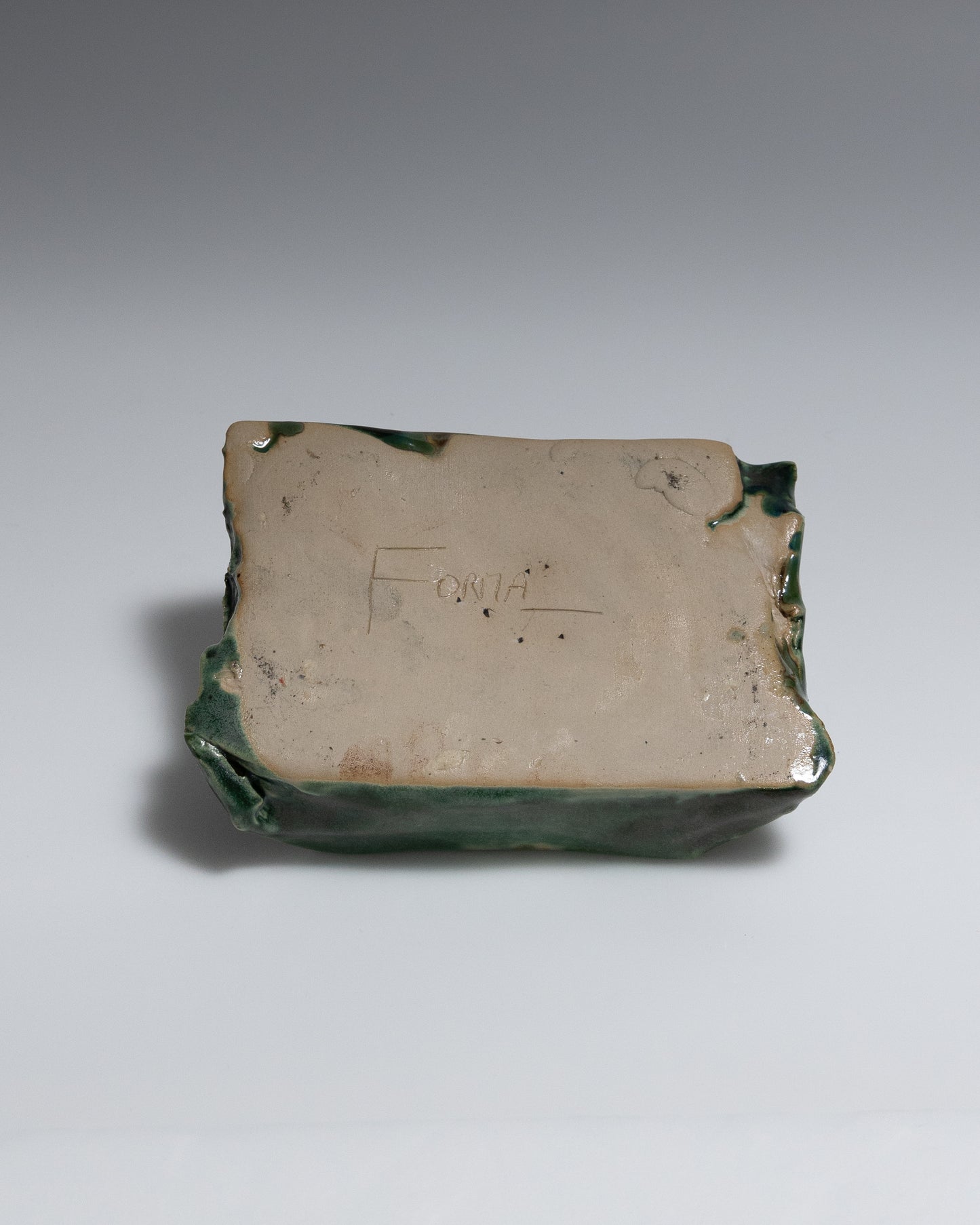 GRAND CENDRIER GRÈS VERT