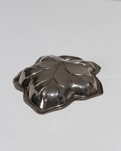 SMALL LEAF POCKET TRAY IN SILVER METAL