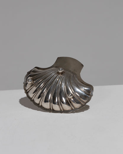 SHELL BUTTER DISH IN SILVER METAL