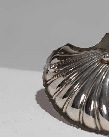 SHELL BUTTER DISH IN SILVER METAL