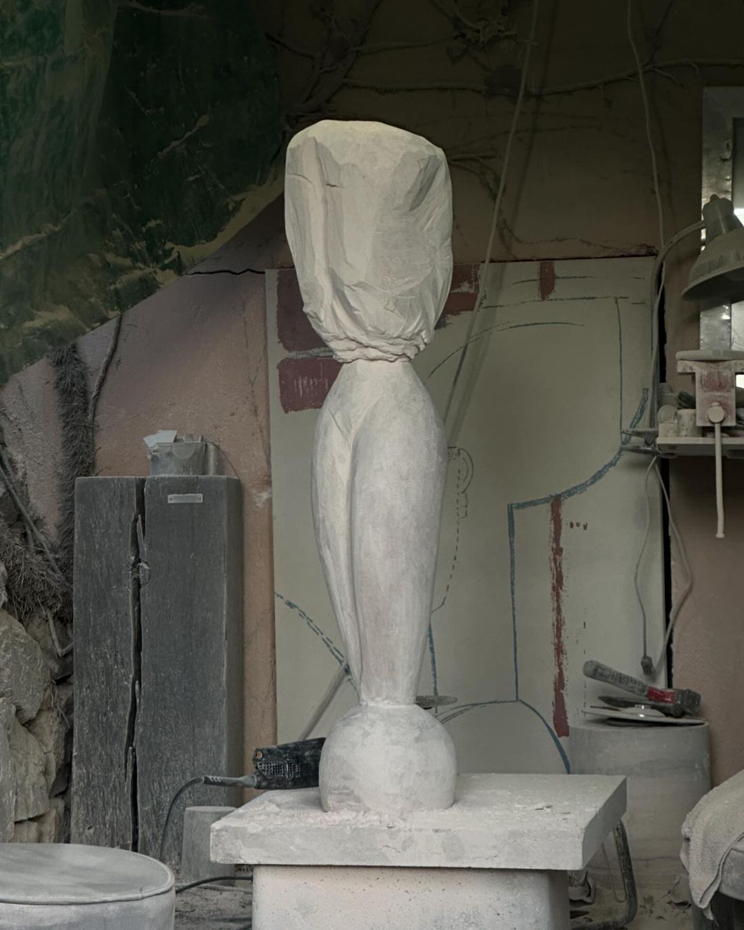 SCULPTURE EN MARBRE "ÈVE"