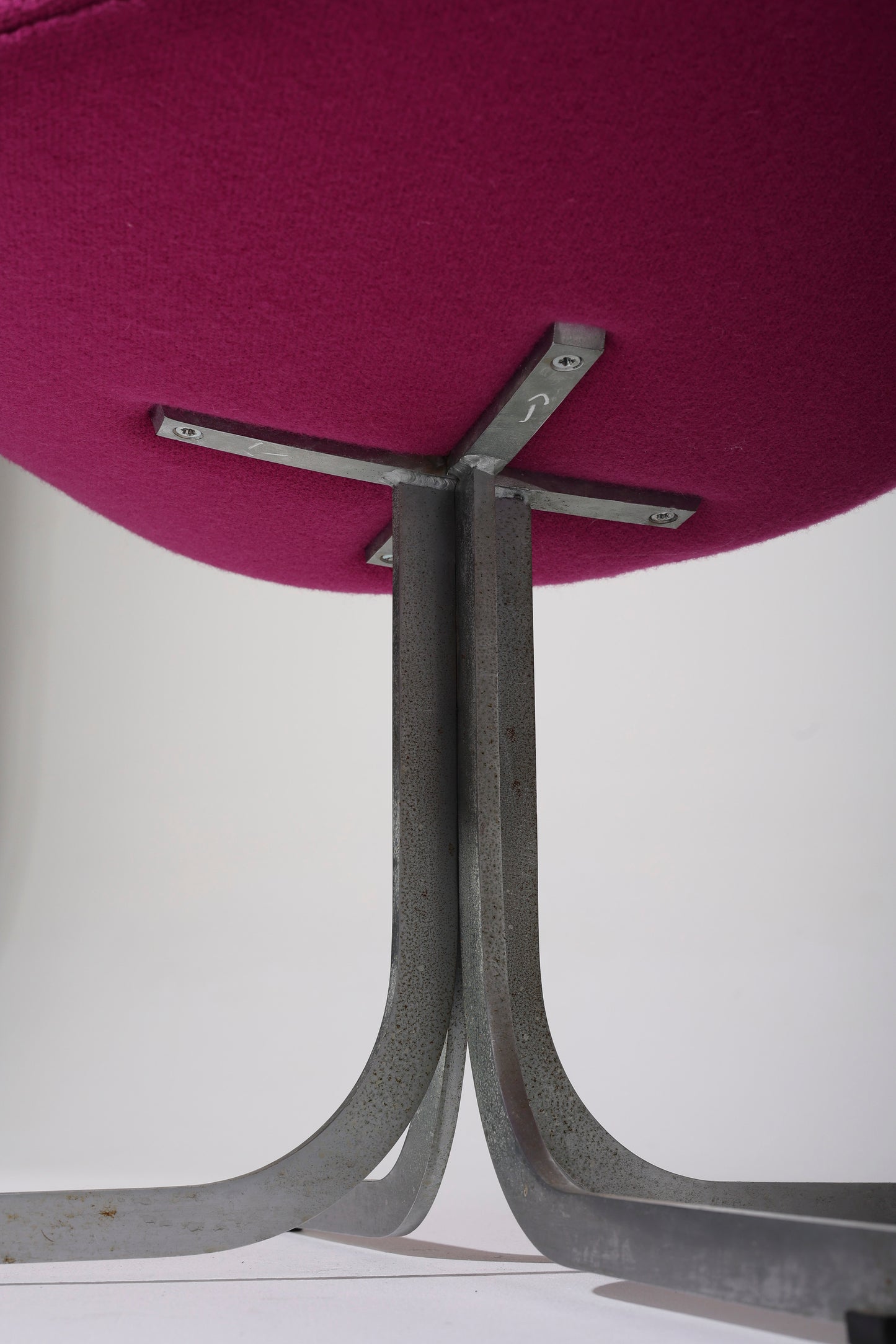 PINK "TULIP" ARMCHAIR PIERRE PAULIN