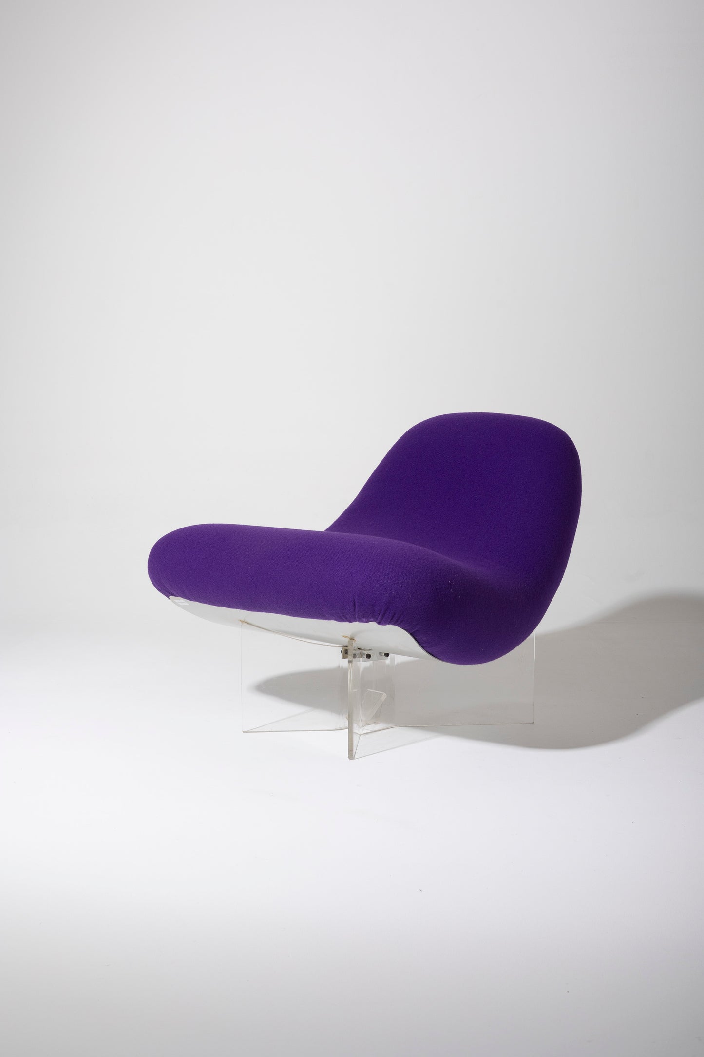 PURPLE LOUNGE CHAIR PIERRE VANDEL, 1970s