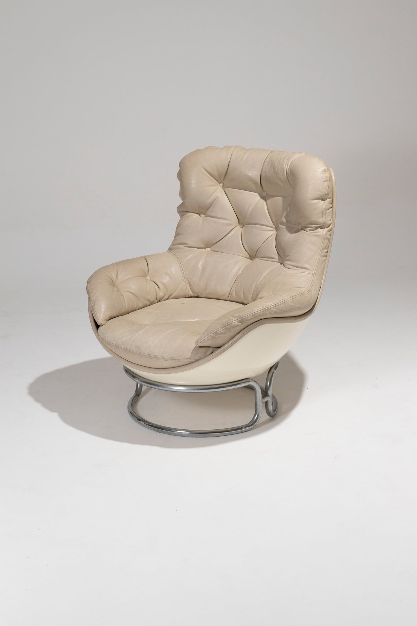 FAUTEUIL EN CUIR "KARATÉ" MICHEL CADESTIN, 1970s