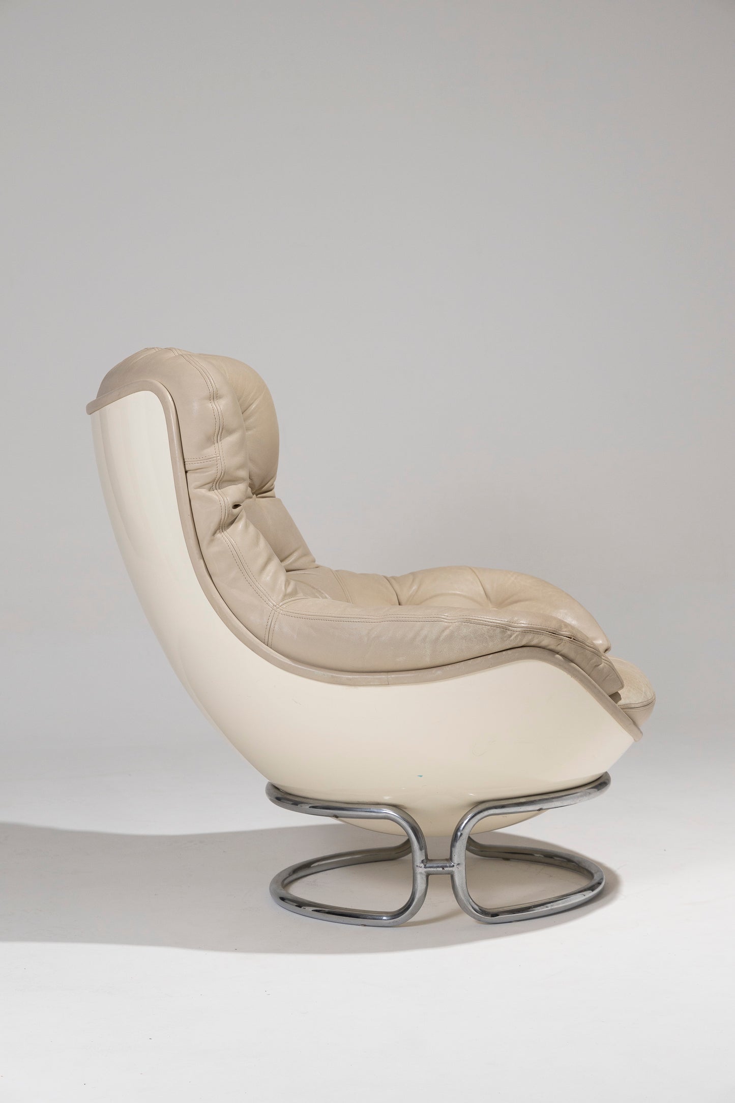 FAUTEUIL EN CUIR "KARATÉ" MICHEL CADESTIN, 1970s