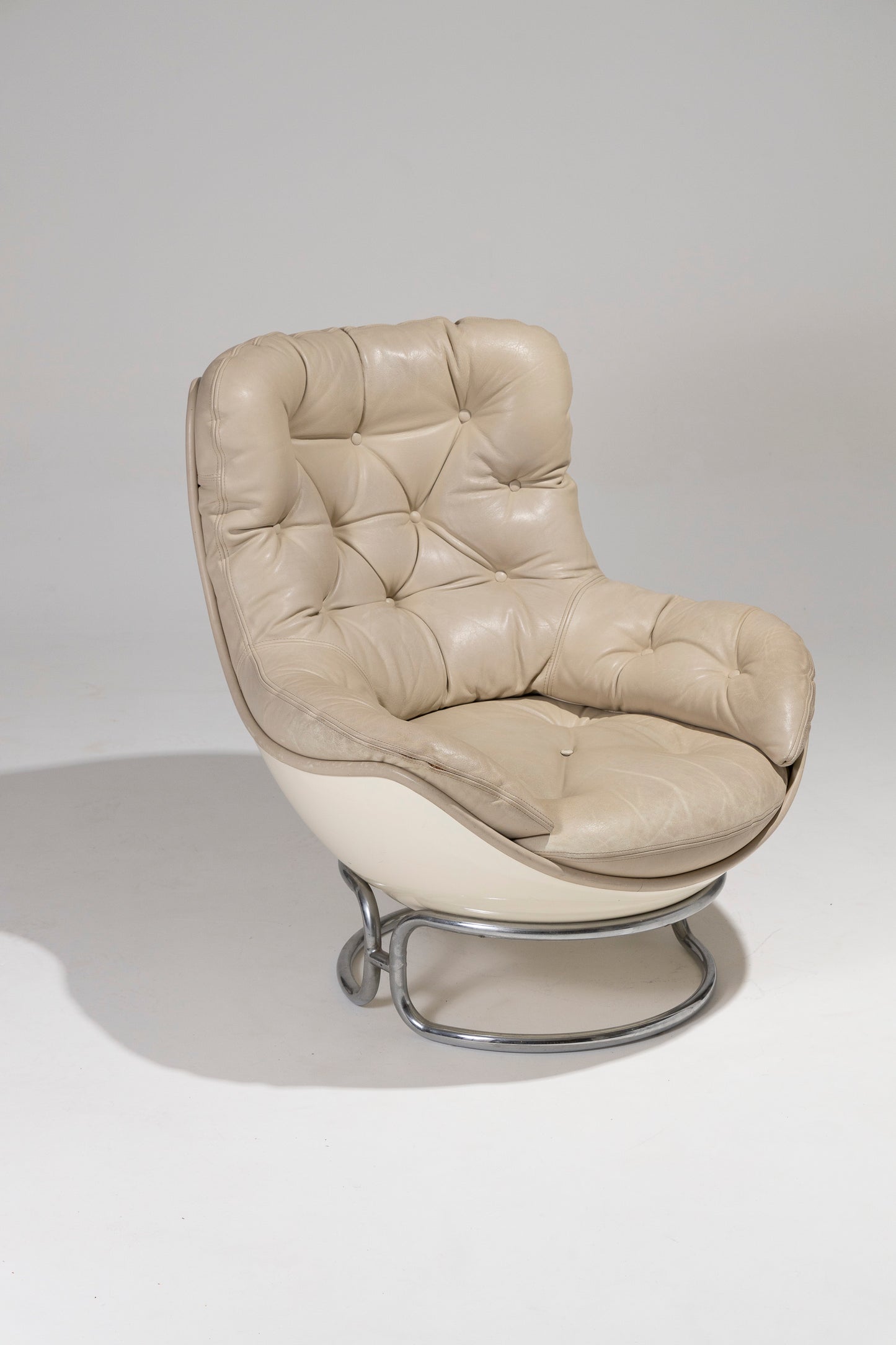 FAUTEUIL EN CUIR "KARATÉ" MICHEL CADESTIN, 1970s