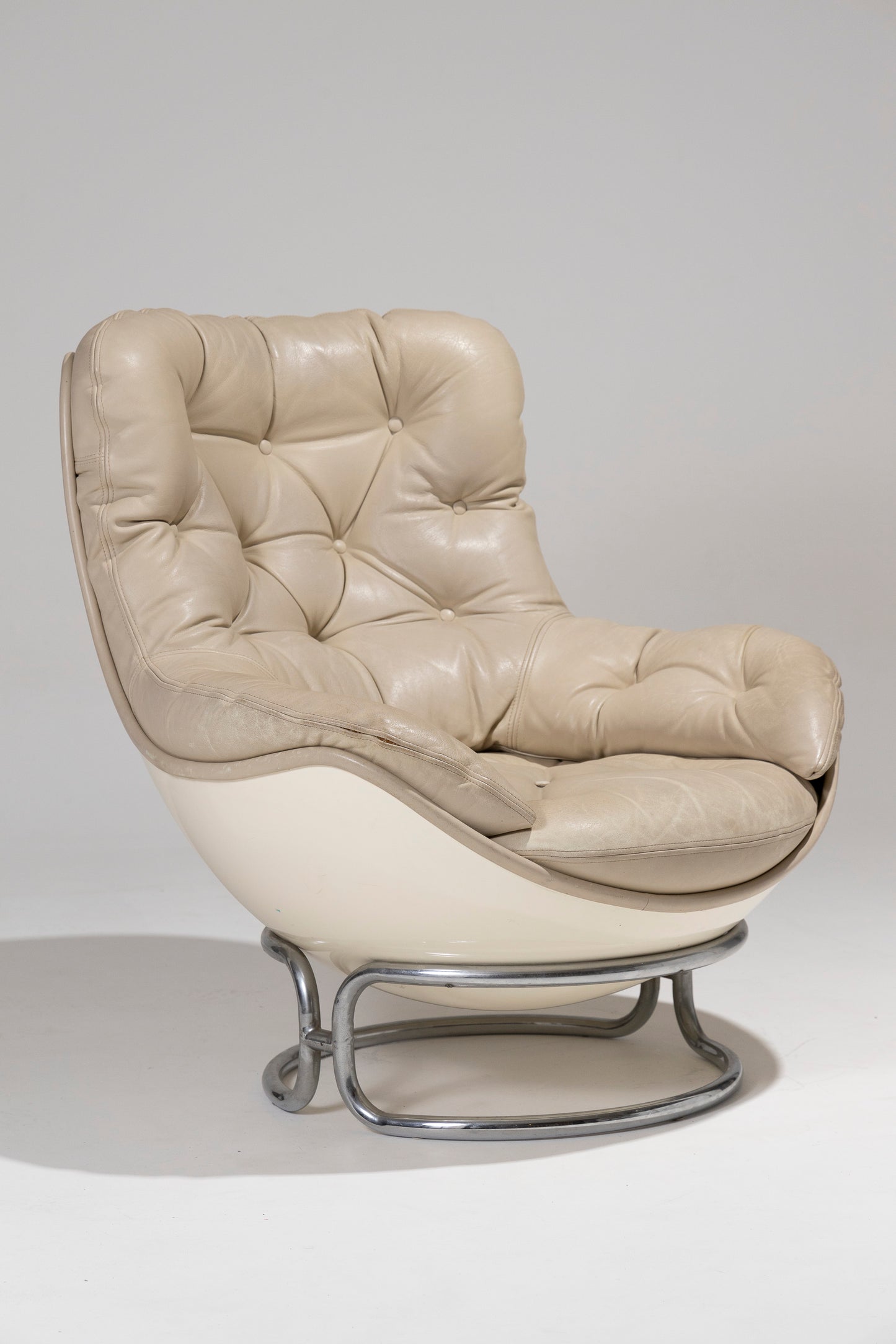 FAUTEUIL EN CUIR "KARATÉ" MICHEL CADESTIN, 1970s