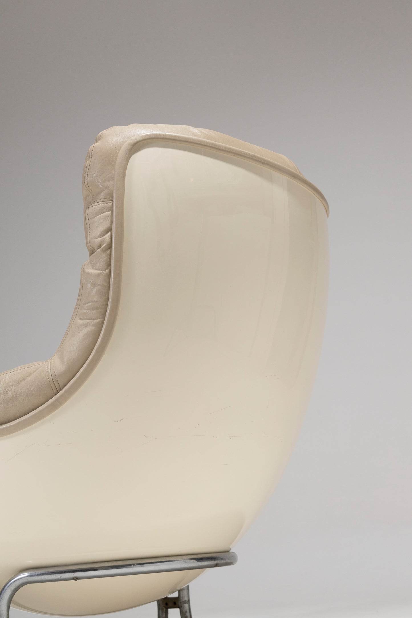 FAUTEUIL EN CUIR "KARATÉ" MICHEL CADESTIN, 1970s