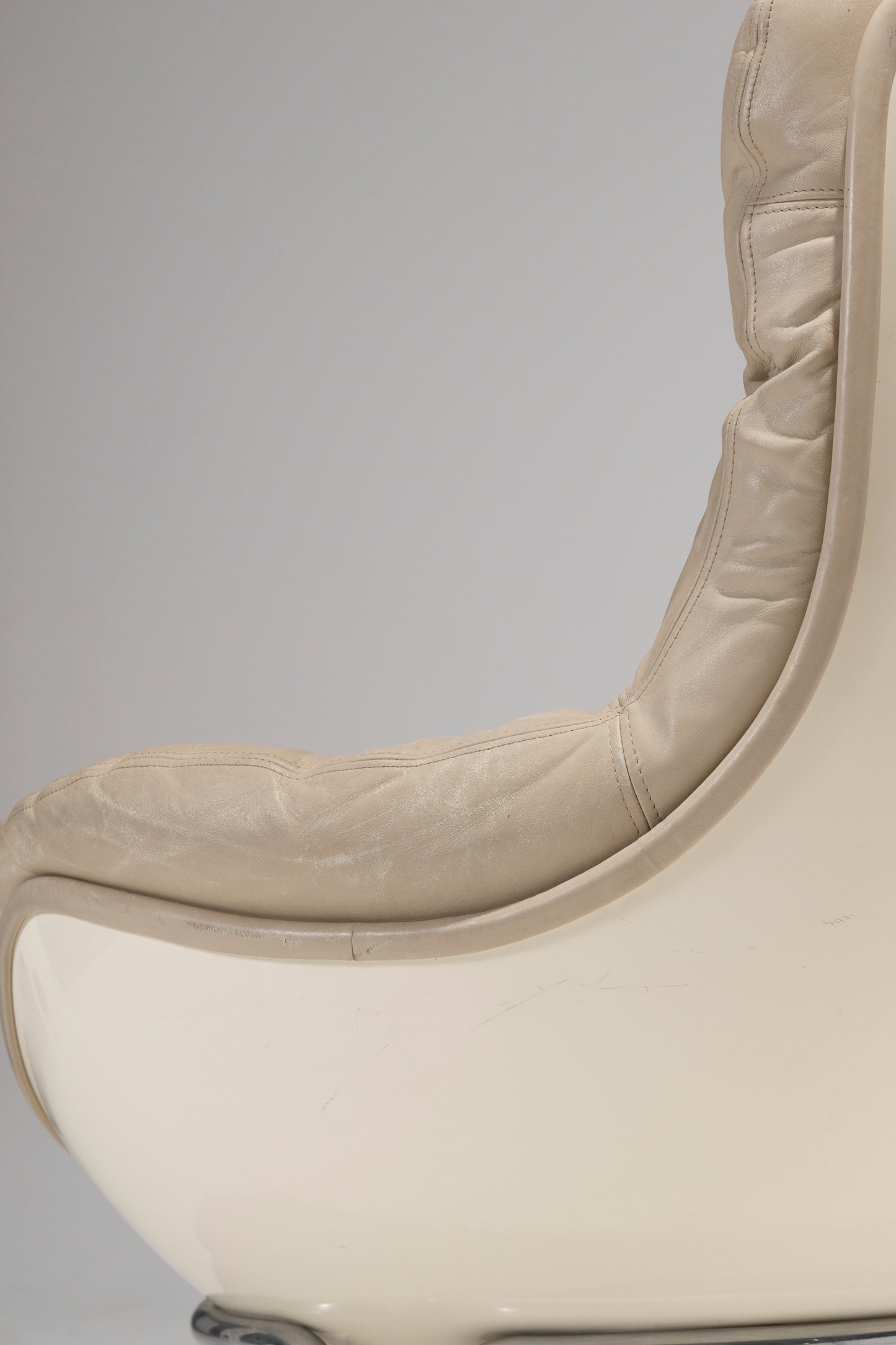 FAUTEUIL EN CUIR "KARATÉ" MICHEL CADESTIN, 1970s