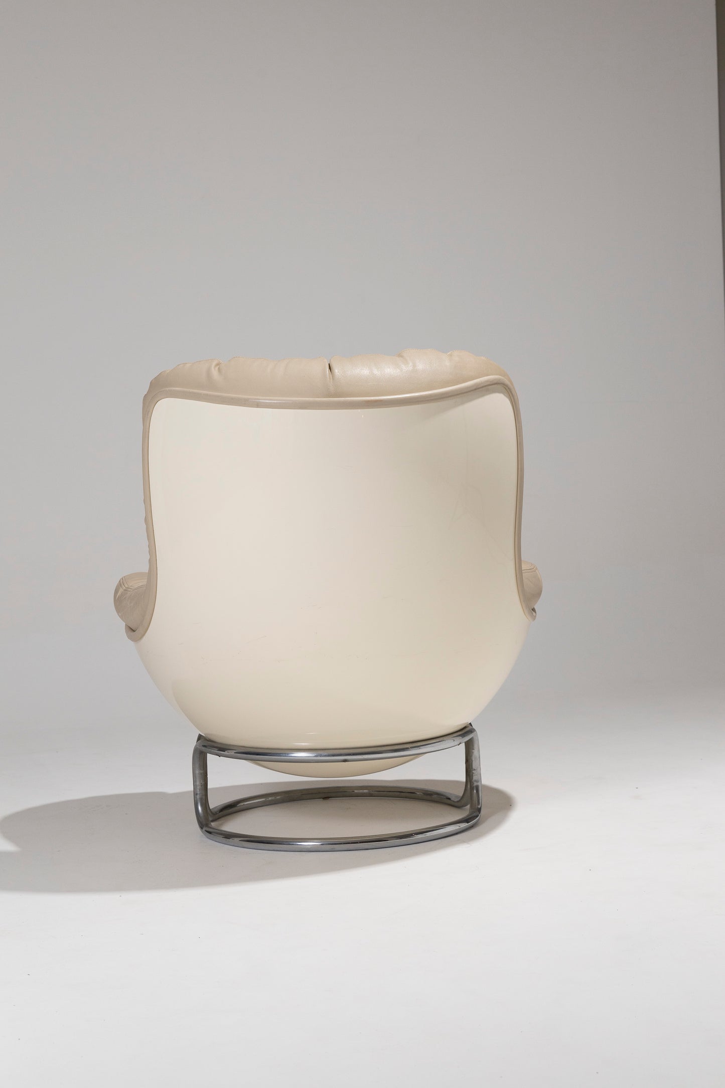 FAUTEUIL EN CUIR "KARATÉ" MICHEL CADESTIN, 1970s