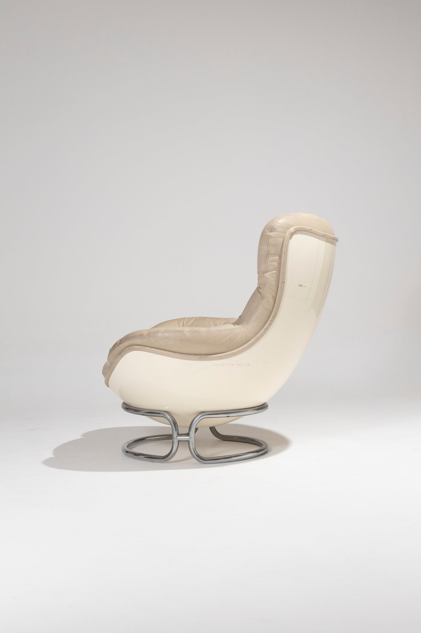 MICHEL CADESTIN "KARATE" LEATHER ARMCHAIR, 1970s