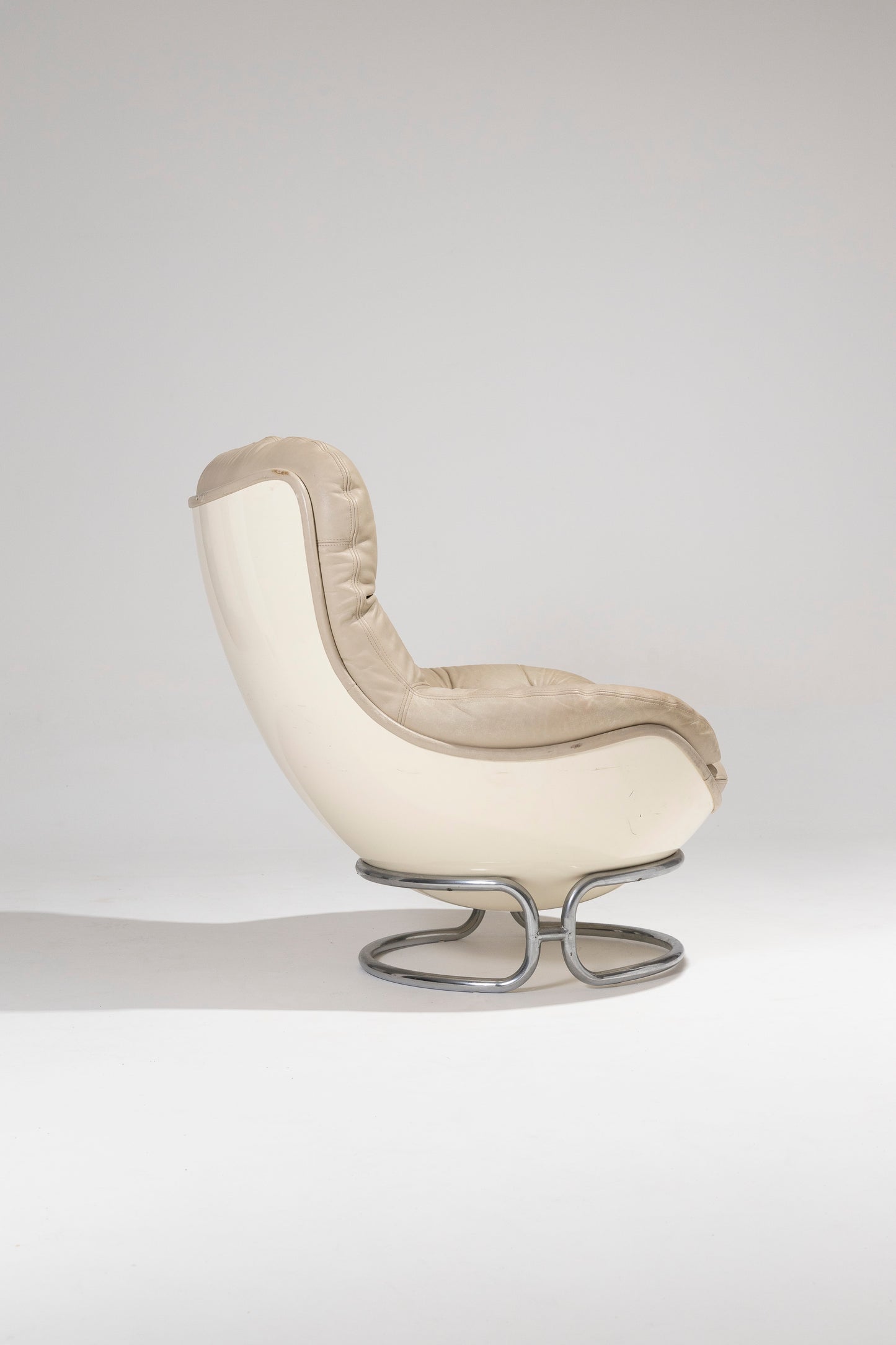 MICHEL CADESTIN "KARATE" LEATHER ARMCHAIR, 1970s