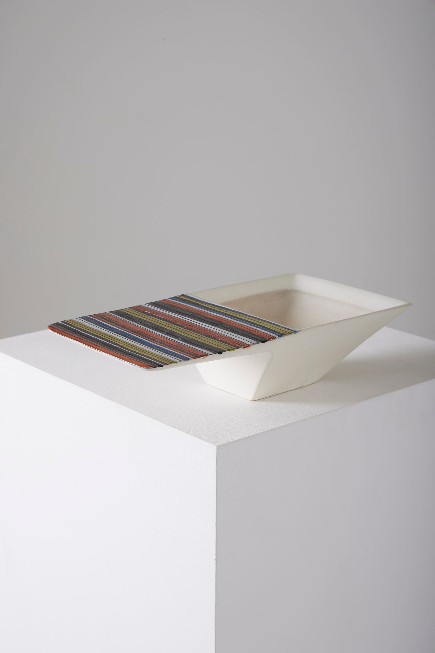 ROGER CAPRON TRAY