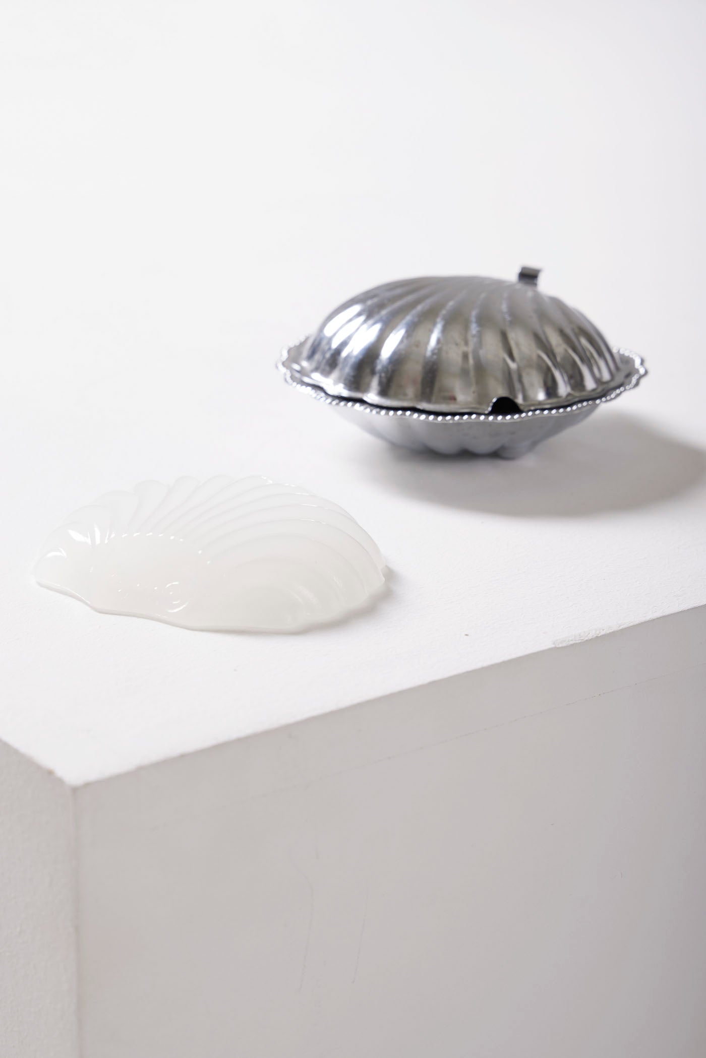 SHELL BUTTER DISH