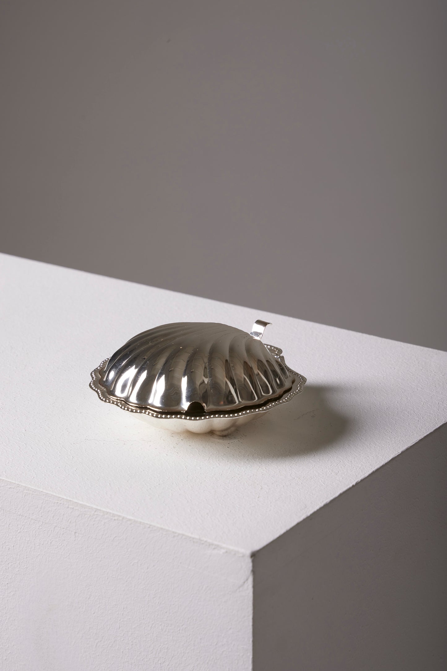 SHELL BUTTER DISH